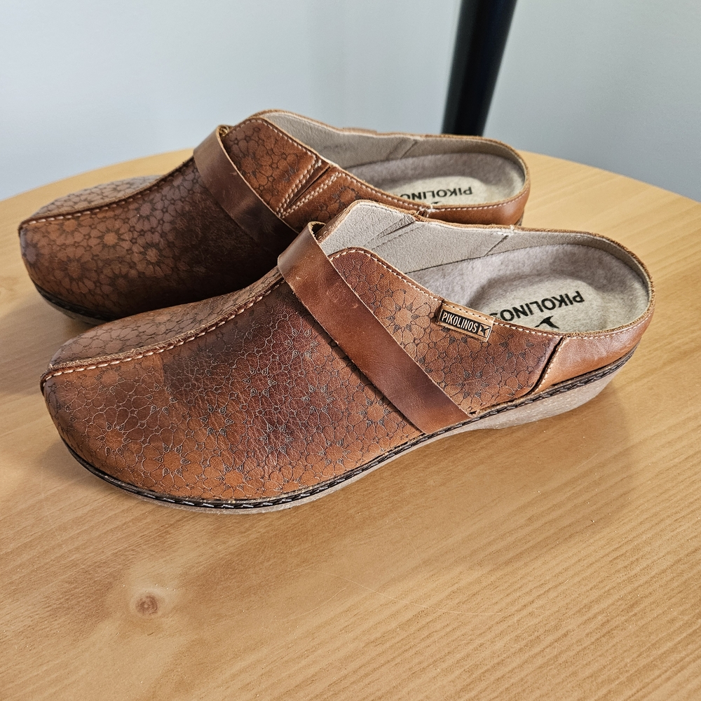 PIKOLINOS Brown Tan Floral-Patterned Leather Clogs - Picture 3 of 8